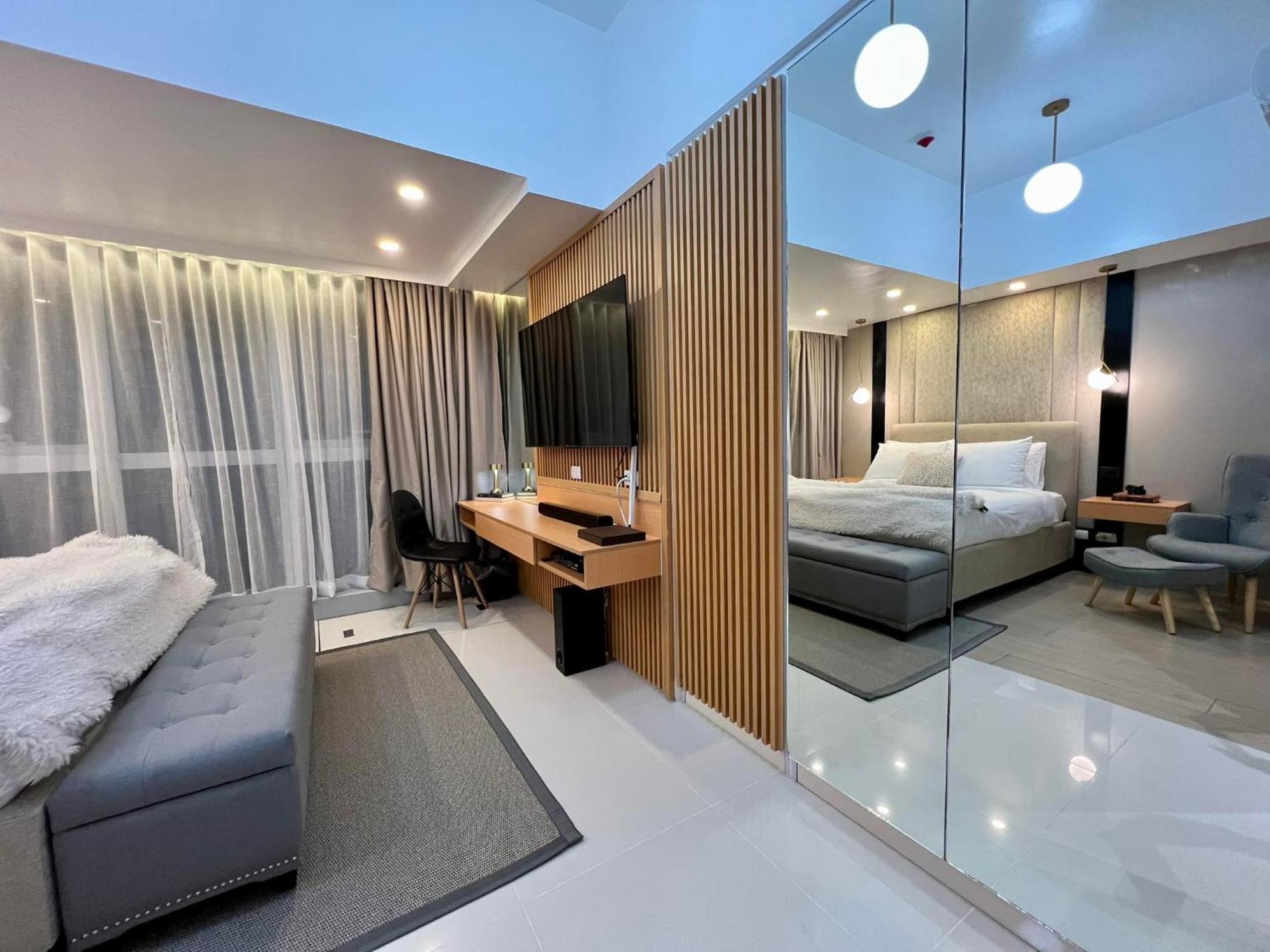 Hotel Vibe Condo At Uptown Parksuites Bgc Taguig Esterno foto
