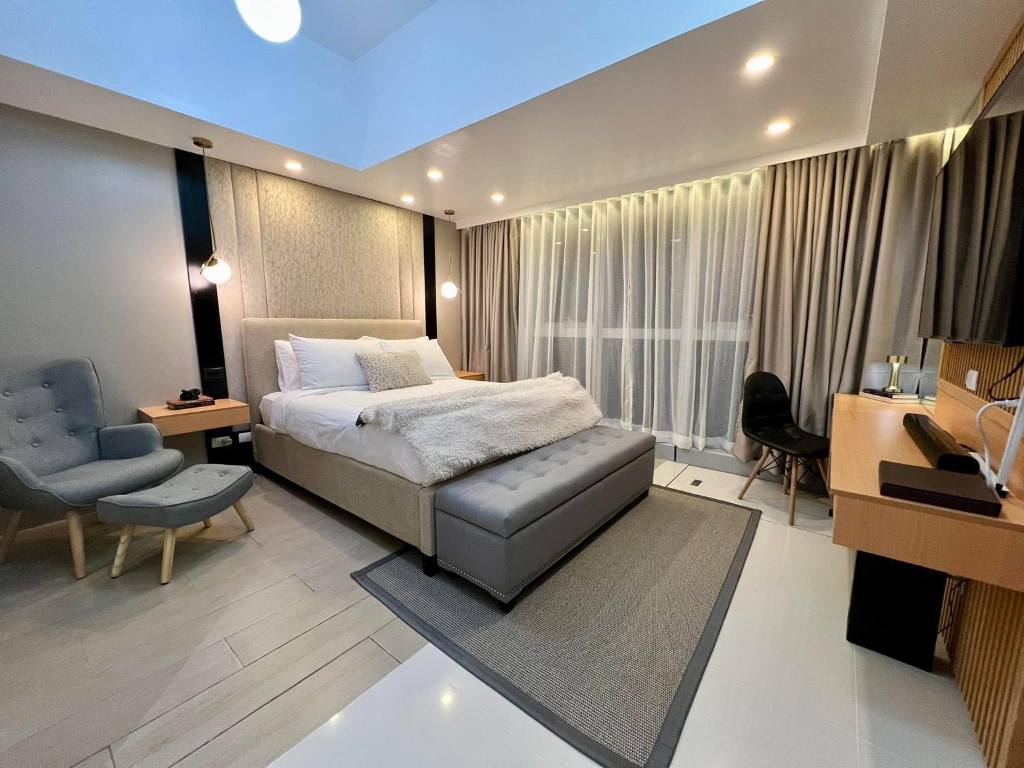 Hotel Vibe Condo At Uptown Parksuites Bgc Taguig Esterno foto